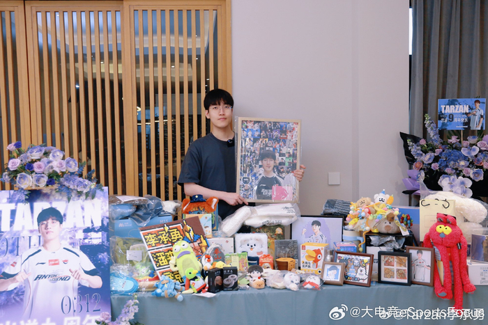 Tarzan李承勇感恩粉丝九年支持，承诺展现精彩比赛|lpl|AL|粉丝应援物产出|赛程|写作业_新浪体育_新浪新闻