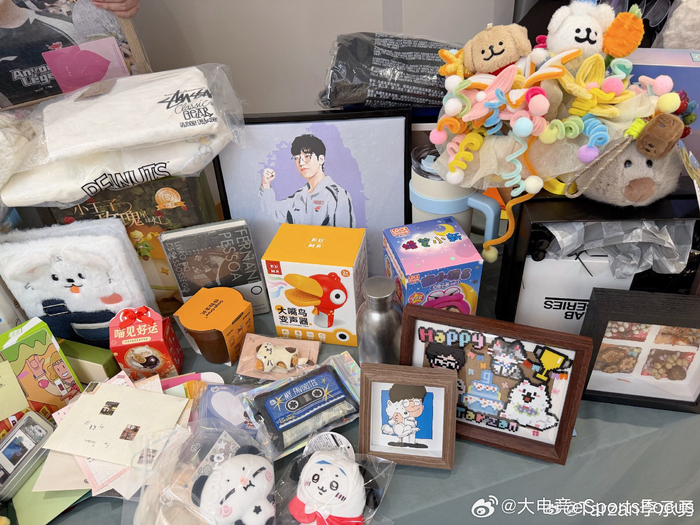 Tarzan李承勇感恩粉丝九年支持，承诺展现精彩比赛|lpl|AL|粉丝应援物产出|赛程|写作业_新浪体育_新浪新闻