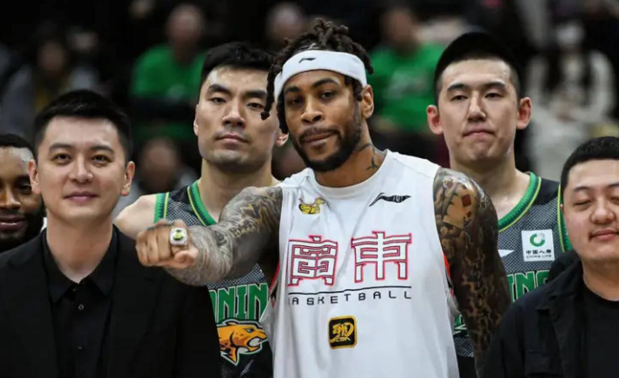 开云体育下载-广东男篮本赛季消失的“七位故人”!他们都在哪?过的还好吗?